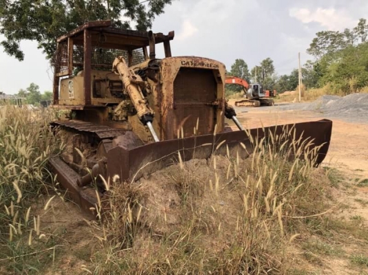 ขาย 335,000 บาท CATTERPILAR D7F เครื่องดี เกียร์ตัด. ระบบไฮโดลิกพร้อม โช่หนา แผ่นสวย เอกสารชื้อขาย  รถอยู่ จ.ปราจีนบุรี โทร&amp;ไอดีไลน์ 0610710295