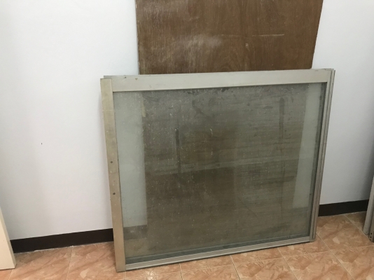 ขายบานหน้าต่างอลูมิเนียมพร้อมกระจก รวม 6 บาน = 1000  บาท