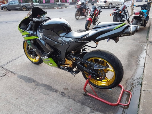 ขายแลกเทิร์นคับ KAWASAKI NINJA ZX636 ปี2008 สีสวย ของแต่งเต็ม อินวอยร์ สรรพสามิตร ราคา 129000 บาท  รายการของแต่ง - เกียร์โยงแต่ง - หุ้มคาร์บอนเกือบทั้งคัน - ท่อแต่ง TWO BROTHER  ส่งได้ทั่วไทยคับ สนใจติดต่อ 081-0578282 FACEBOOK ชาญณรงค์ ป๊อป ชัยอมฤต ไอดีไล