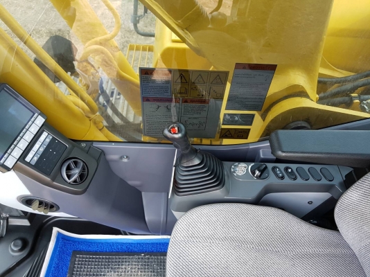 ขายด่วน!! KOMATSU  PC200-8MO  4000 ช.ม. สภาพสวยค่ะ