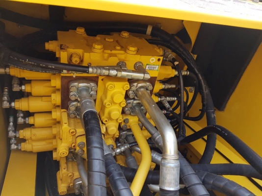 ขายด่วน!! KOMATSU  PC200-8MO  4000 ช.ม. สภาพสวยค่ะ