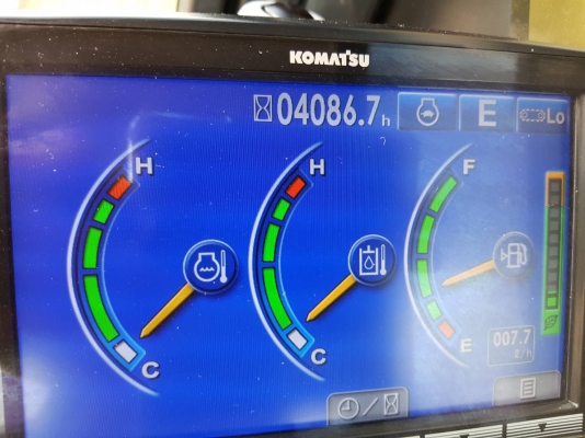 ขายด่วน!! KOMATSU  PC200-8MO  4000 ช.ม. สภาพสวยค่ะ