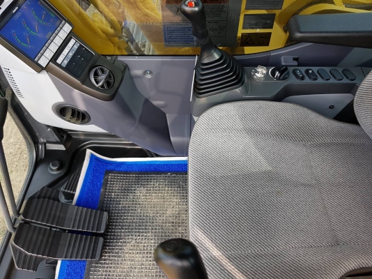 ขายด่วน!! KOMATSU  PC200-8MO  4000 ช.ม. สภาพสวยค่ะ