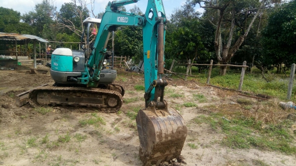 ขาย!! >>> Kobelco Sk40SR พร้อมใช้งาน แถมบุ้งกี๋ปาดเลนให้ <<< เบอร์ติดต่อ 098-7155789 086-4631102