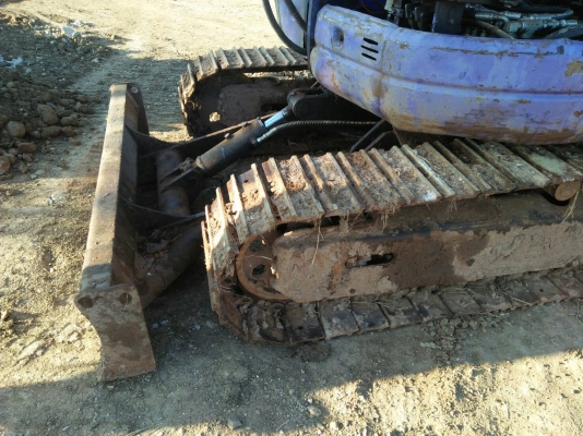 ขายรถขุด รถบ้าน ยี่ห้อ KOMATSU รุ่น  PC30UU-3  คอนโทรนน้ำมัน/ออฟเซ็ทบูม / ปั้มนิ้ว /เครื่องยนต์  3TN84E  ขายถูกตามสภาพสนใจ 089-2619445