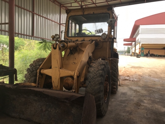ขายรถตัก ยี่ห้อ KOMATSU  รุ่น JH30B  ราคาถูก สภาพดี สนใจติดต่อคุณรัตนศักดิ์ โทร.081-7621704