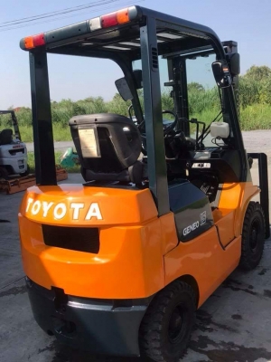 รถยก TOYOTA  รุ่น 7  ขนาด  1.5  ตัน