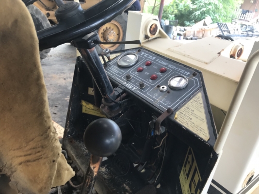 ขายรถตัก ยี่ห้อ TCM-810 เทอร์โบ ราคาถูก สภาพดี สนใจติดต่อคุณรัตนศักดิ์ โทร.081-7621704