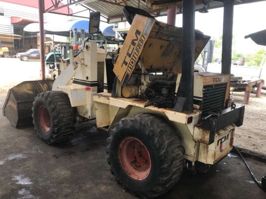 ขายรถตัก ยี่ห้อ TCM-810 เทอร์โบ ราคาถูก สภาพดี สนใจติดต่อคุณรัตนศักดิ์ โทร.081-7621704