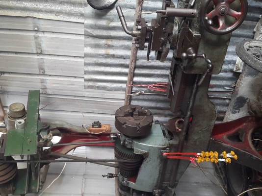 เครื่องกลึง 6 ฟุต รุ่นเก่า เพลาเดียว ไฟบ้าน ใช้งานปกติ เดินฟิตออโต้ 30,000