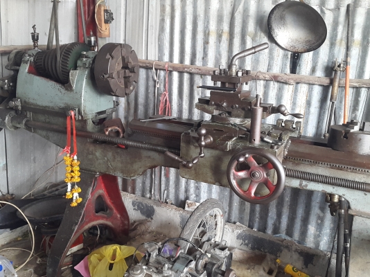 เครื่องกลึง 6 ฟุต รุ่นเก่า เพลาเดียว ไฟบ้าน ใช้งานปกติ เดินฟิตออโต้ 30,000 เครื่องกลึง 6 ฟุต รุ่นเก่า เพลาเดียว ไฟบ้าน ใช้งานปกติ เดินฟิตออโต้ 30,000