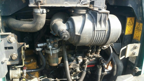 ขายแบคโฮkobelco sk25sr ปั้มนิ้ว คอนโทรลสั้น