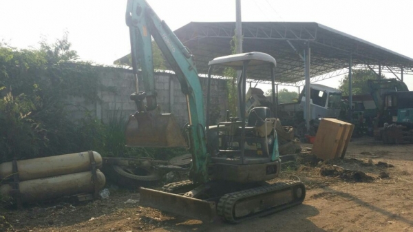 ขายแบคโฮkobelco sk25sr ปั้มนิ้ว คอนโทรลสั้น