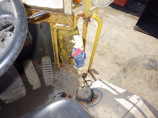 ขายรถตัก ยี่ห้อ TCM รุ่น E835