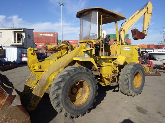 ขายรถตัก ยี่ห้อ TCM รุ่น E835