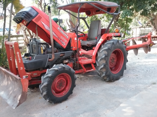 ขอท่านที่พร้อมและต้องการรถจริง ๆ ครับ L4508 รถ ปี 52 สภาพพร้อมใช้ ใบดันหน้า ฝานหลัง 24 นิ้ว เต็ม ๆ เล่มพร้อม ราคาต่อรองกันได้ อุปกรณ์เปลี่ยนหลายชิ้น ซีลล้อหน้า หลัง เปลี่ยนใหม่