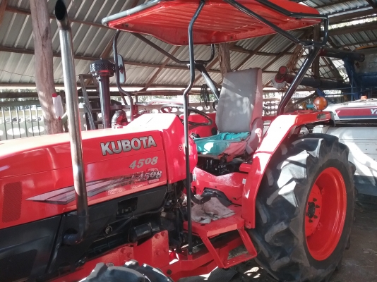 ขอท่านที่พร้อมและต้องการรถจริง ๆ ครับ L4508 รถ ปี 52 สภาพพร้อมใช้ ใบดันหน้า ฝานหลัง 24 นิ้ว เต็ม ๆ เล่มพร้อม ราคาต่อรองกันได้ อุปกรณ์เปลี่ยนหลายชิ้น ซีลล้อหน้า หลัง เปลี่ยนใหม่