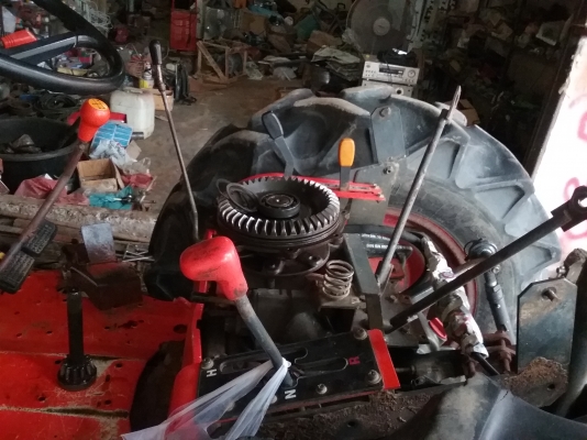 ขอท่านที่พร้อมและต้องการรถจริง ๆ ครับ L4508 รถ ปี 52 สภาพพร้อมใช้ ใบดันหน้า ฝานหลัง 24 นิ้ว เต็ม ๆ เล่มพร้อม ราคาต่อรองกันได้ อุปกรณ์เปลี่ยนหลายชิ้น ซีลล้อหน้า หลัง เปลี่ยนใหม่