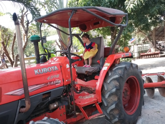 ขอท่านที่พร้อมและต้องการรถจริง ๆ ครับ L4508 รถ ปี 52 สภาพพร้อมใช้ ใบดันหน้า ฝานหลัง 24 นิ้ว เต็ม ๆ เล่มพร้อม ราคาต่อรองกันได้ อุปกรณ์เปลี่ยนหลายชิ้น ซีลล้อหน้า หลัง เปลี่ยนใหม่