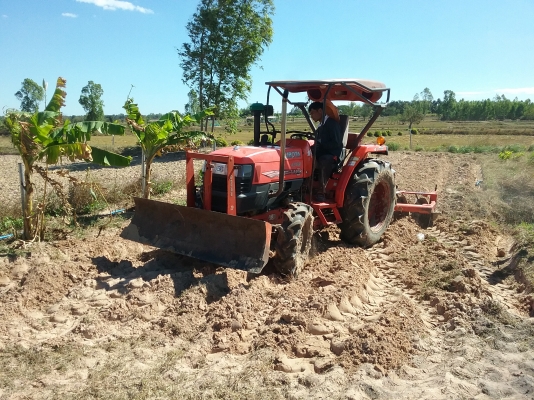 ขอท่านที่พร้อมและต้องการรถจริง ๆ ครับ L4508 รถ ปี 52 สภาพพร้อมใช้ ใบดันหน้า ฝานหลัง 24 นิ้ว เต็ม ๆ เล่มพร้อม ราคาต่อรองกันได้ อุปกรณ์เปลี่ยนหลายชิ้น ซีลล้อหน้า หลัง เปลี่ยนใหม่