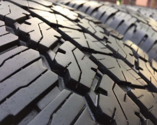 ยาง Bridgestone Dueler A/T D693 265 65 17 ปลายปี16 ดอกเต็ม ไม่มีปะ ใช้ยาว ราคาไม่แพง ยาง Bridgestone Dueler A/T D693 265 65 17 ปลายปี16 ดอกเต็ม ไม่มีปะ ใช้ยาว ราคาไม่แพง