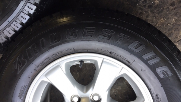 แม็ก ISUZU New D-Max 1.9 Blue Power ขอบ 16 พร้อมยาง Bridgestone 245-70-16 ปี 16