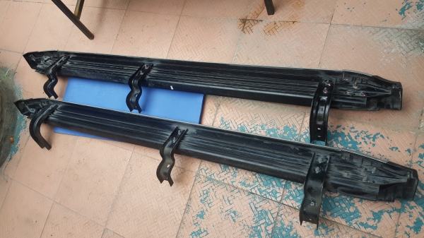 ขาย บันไดข้างและกันชนท้าย all-new D-max 2012 สีประตู