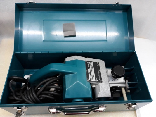 กบ Makita แท้ 3 นิ้ว ตัวใหญ่ 1100 Made in Japan ของแท้ สภาพใหม่มาก มีกล่องเหล็ก อุปกรณ์ครบ กบ Makita แท้ 3 นิ้ว ตัวใหญ่ 1100 Made in Japan ของแท้ สภาพใหม่มาก มีกล่องเหล็ก อุปกรณ์ครบ