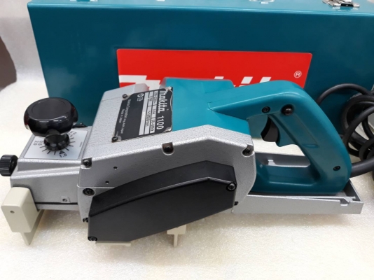 กบ Makita แท้ 3 นิ้ว ตัวใหญ่ 1100 Made in Japan ของแท้ สภาพใหม่มาก มีกล่องเหล็ก อุปกรณ์ครบ กบ Makita แท้ 3 นิ้ว ตัวใหญ่ 1100 Made in Japan ของแท้ สภาพใหม่มาก มีกล่องเหล็ก อุปกรณ์ครบ
