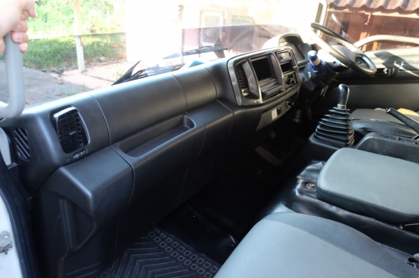 หาซื้อดาวร์รถบรรทุก  ยี่ห้อ hino รุ่น FM8J ปี55 250 แรงม้าที่ผ่อนไม่ไหว