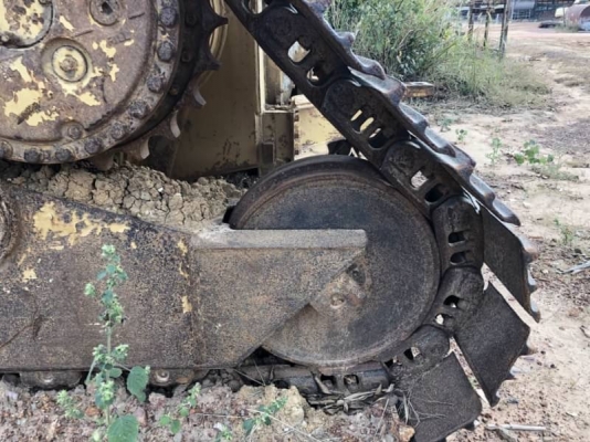 ขาย 530,000 บาท CATTERPILAR D5H เครื่อง (วางใหม่ 12 Z-145 แรง ไดเร็ก) ดี เกียร์ตัด. ระบบไฮโดลิกพร้อม โช่หนา แผ่นสวย เอกสารเล่มทะเบียน  รถอยู่ จ.ปราจีนบุรี โทร&amp;ไอดีไลน์ 0610710295