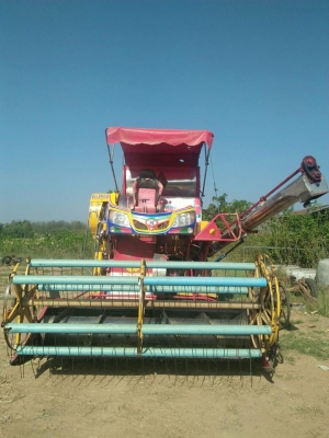 ขายรถเกี่ยวข้าวเกษตรพัฒนา ช้างน้อยปี55 เครื่องHINO160โบว์ ช่วงล่างดี เอกสารครบ