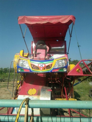 ขายรถเกี่ยวข้าวเกษตรพัฒนา ช้างน้อยปี55 เครื่องHINO160โบว์ ช่วงล่างดี เอกสารครบ