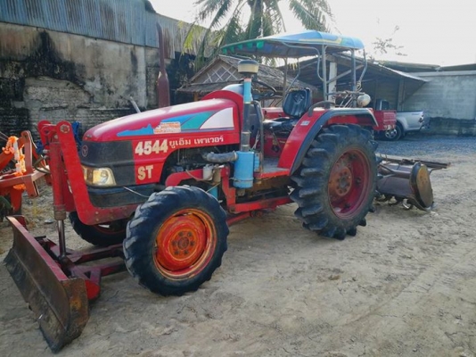 ขายยูเอ็ม 4544 4 WD เพาเวอร์ ใบมีดดันหน้า โรตารี่ ราคา 195000 บาท