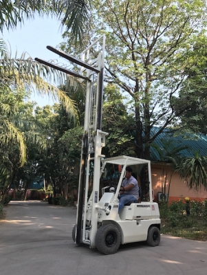 ขายFORKLIFT MITSUBISHI FD15ดีเซล สุดสวย(1.5ตัน) เสาสูง4เมตร สวยเดิมจากญี่ปุ่น ยังไม่เคยใช้ในไทย 168,000เท่านั้น!!