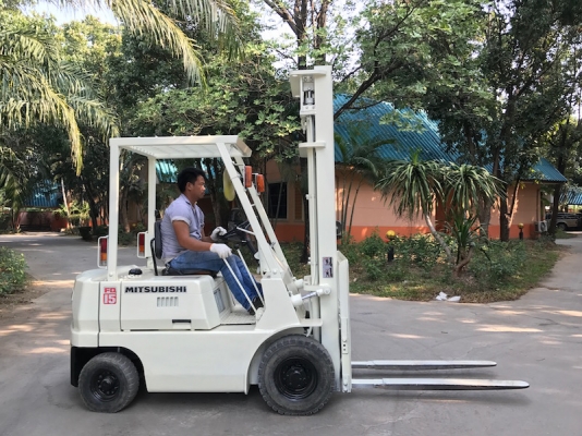 ขายFORKLIFT MITSUBISHI FD15ดีเซล สุดสวย(1.5ตัน) เสาสูง4เมตร สวยเดิมจากญี่ปุ่น ยังไม่เคยใช้ในไทย 168,000เท่านั้น!!