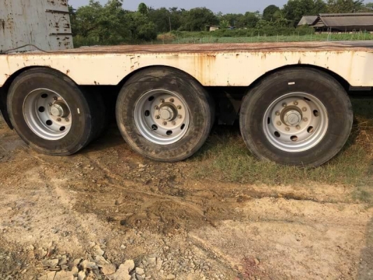 ขาย 785,000 บาท หางโลเบต SAMMIT ปี 57 ยาว 12   กว้าง 2.5 เมตร สูง 80 ชม.  3 คาน มีวิน 3 ตัน บันไดไฮโดรลิก สภาพสวยพร้อมใช้ เอกสารเล่มทะเบียน.  สินค้าอยู่  นครปฐม  โทร&amp;ไอดีไลน์ 0610710295