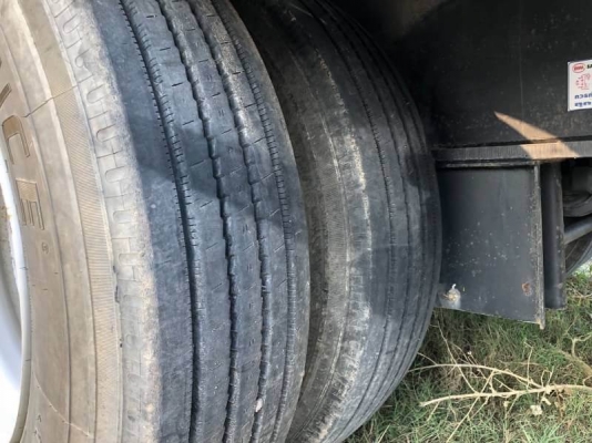 ขาย 785,000 บาท หางโลเบต SAMMIT ปี 57 ยาว 12   กว้าง 2.5 เมตร สูง 80 ชม.  3 คาน มีวิน 3 ตัน บันไดไฮโดรลิก สภาพสวยพร้อมใช้ เอกสารเล่มทะเบียน.  สินค้าอยู่  นครปฐม  โทร&amp;ไอดีไลน์ 0610710295