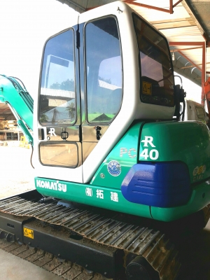 Komatsu pc40รุ่น7 ยอดนิยม มีแอ พร้อมใช้ Komatsu pc40รุ่น7 ยอดนิยม มีแอ พร้อมใช้
