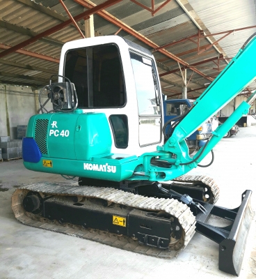 Komatsu pc40รุ่น7 ยอดนิยม มีแอ พร้อมใช้ Komatsu pc40รุ่น7 ยอดนิยม มีแอ พร้อมใช้