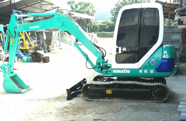 Komatsu pc40รุ่น7 ยอดนิยม มีแอ พร้อมใช้