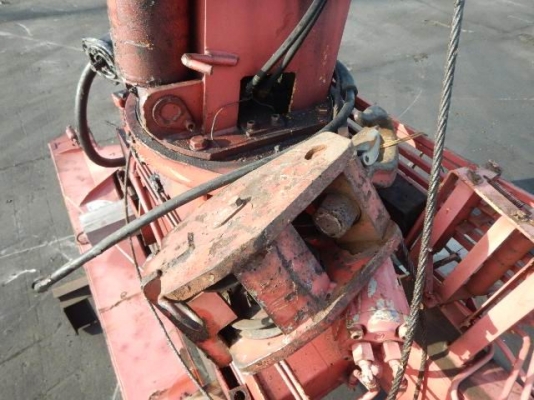 ขายเครนติดรถบรรทุก เก่าจากนอก  พร้อมใช้งาน 3 ปลอก2ชัก  ยังไม่เคยใช้งานในไทย ราคา63,000 บาท