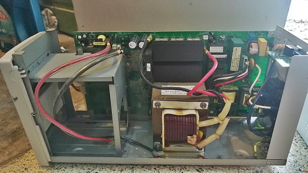 UPS. UPS PowerMatic และ Syndome เครื่องเปล่า