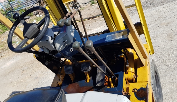 ขายด่วนรถยกKOMATSU FG20-15 ยกได้2ตันยกสูง3เมตรยางตัน4เส้นยกจริงได้ถึง2.7ตันรถนอกเพิ่งนำเข้ามายังไม่เคยใช้งานในเมืองไทยเลย