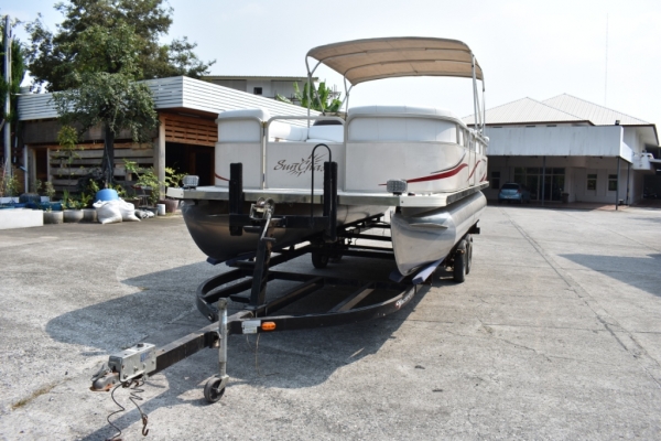 ขายเรือ Pontoon 32 พร้อมเทลเลอร์ บริการลากส่งฟรีทั่วประเทศไทย