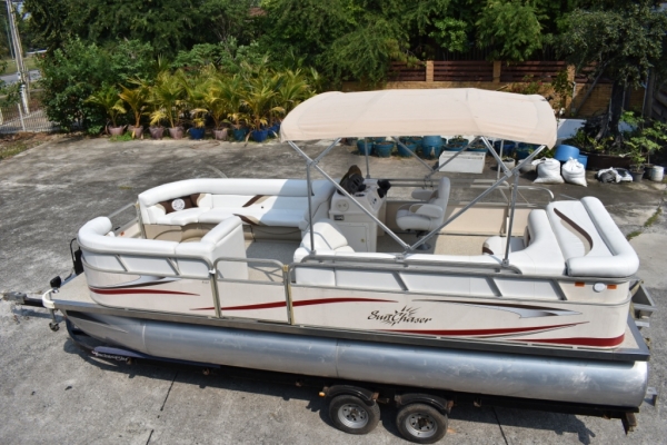 ขายเรือ Pontoon 32 พร้อมเทลเลอร์ บริการลากส่งฟรีทั่วประเทศไทย