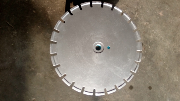 ใบเพชรตัดคอนกรีตขนาด16 นิ้วหนา 10มม.