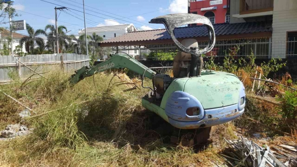 ขายตามสภาพ แบคโฮ KOBELCO SK25-2 ปั้มนิ้ว ขาดกระบอกไฮดรอริค 2 ตัว ช่วงล่างดี ราคาคุยกันได้