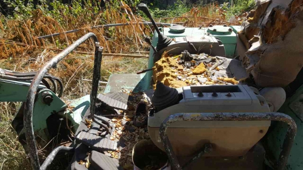 ขายตามสภาพ แบคโฮ KOBELCO SK25-2 ปั้มนิ้ว ขาดกระบอกไฮดรอริค 2 ตัว ช่วงล่างดี ราคาคุยกันได้ ขายตามสภาพ แบคโฮ KOBELCO SK25-2 ปั้มนิ้ว ขาดกระบอกไฮดรอริค 2 ตัว ช่วงล่างดี ราคาคุยกันได้