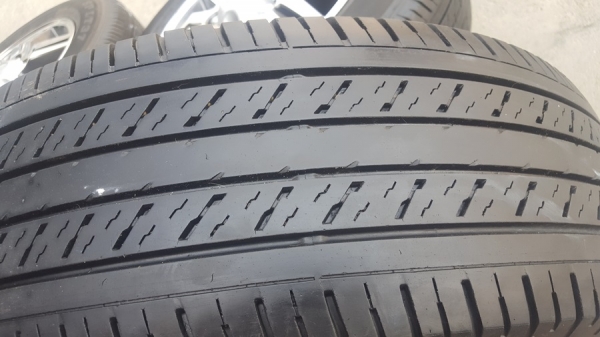 ขายล้อISUZU Hi 16 ยาง215/65/16 ปี 16  4 ล้อ